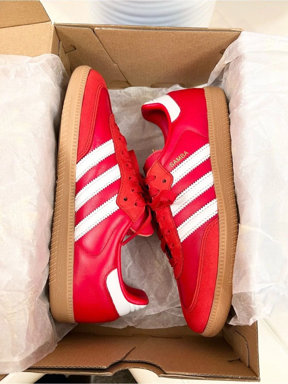Samba OG, BRIGHT RED w WHITE STRIPES, Women’s Size 8.5-Men’s 7.5, BRAND NEW
